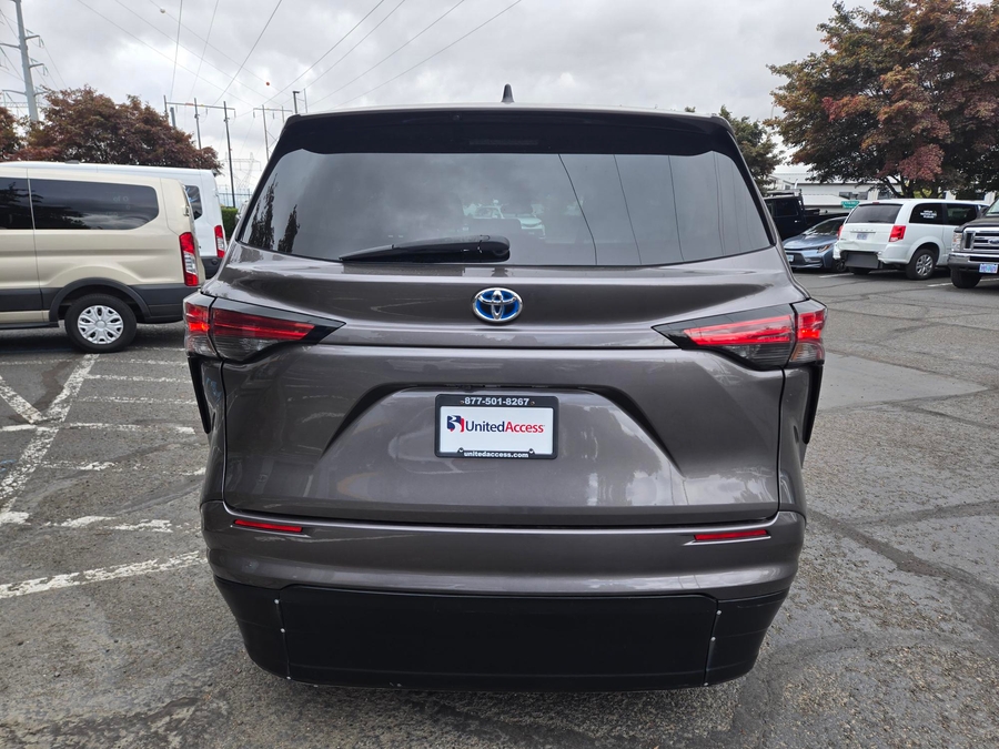Used 2021 Toyota Sienna Hybrid LE - Vantage Mobility Commercial Side Entry In Floor Manual Ramp