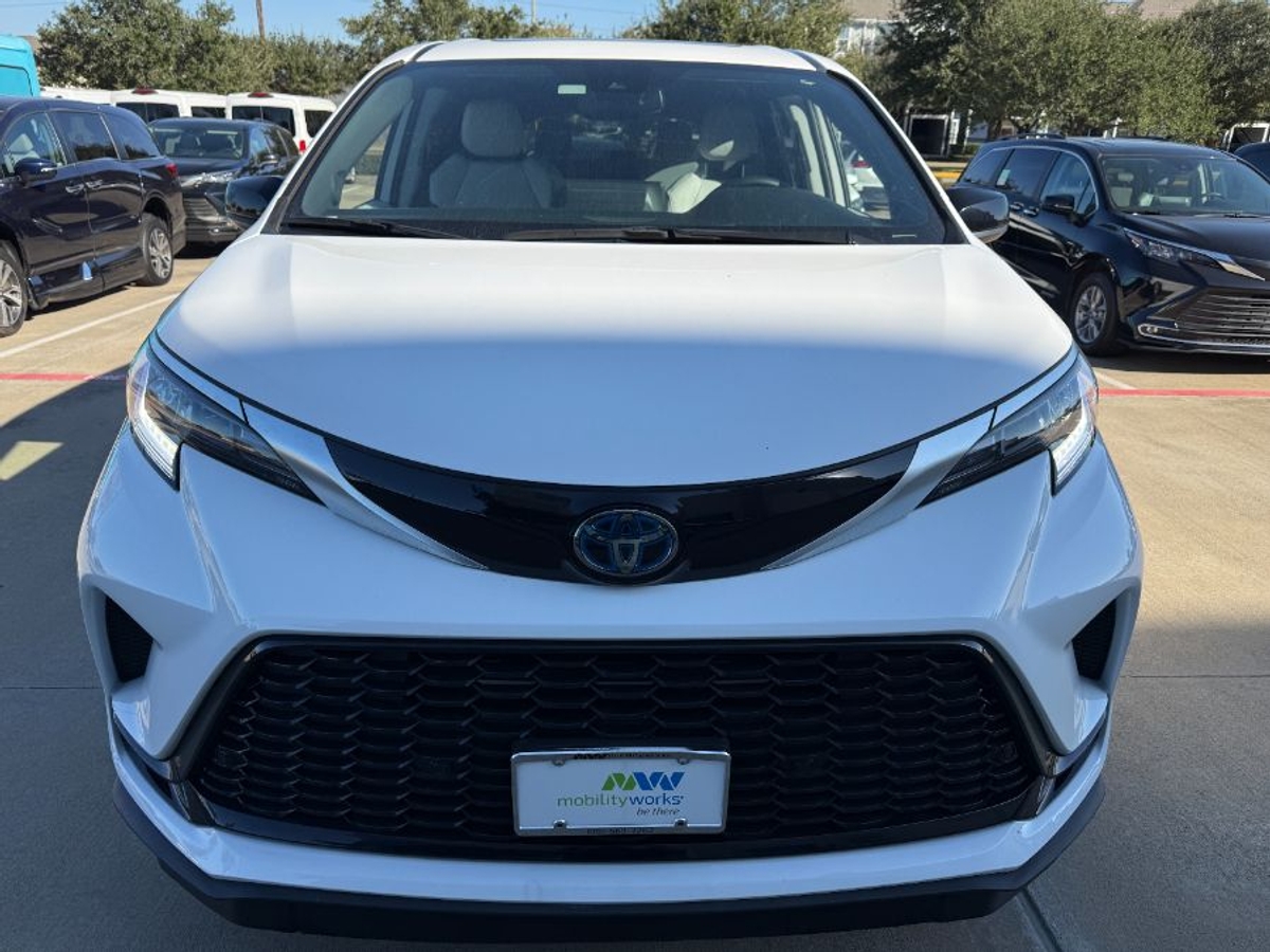 2023 TOYOTA SIENNA - Image 8