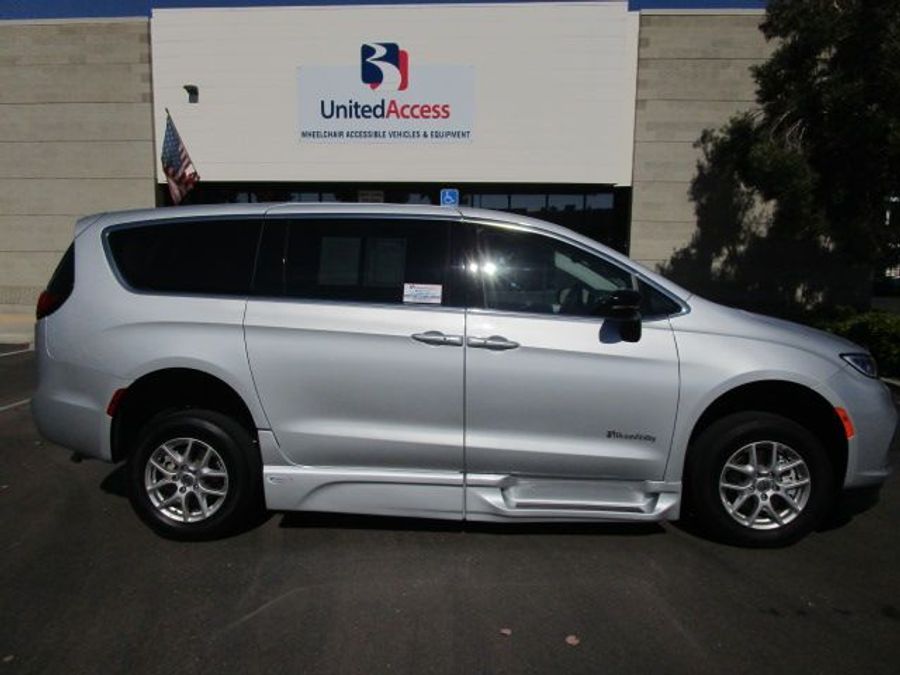 Used 2024 Chrysler Pacifica Touring L - BraunAbility Side Entry Entry Fold Out Automatic Ramp