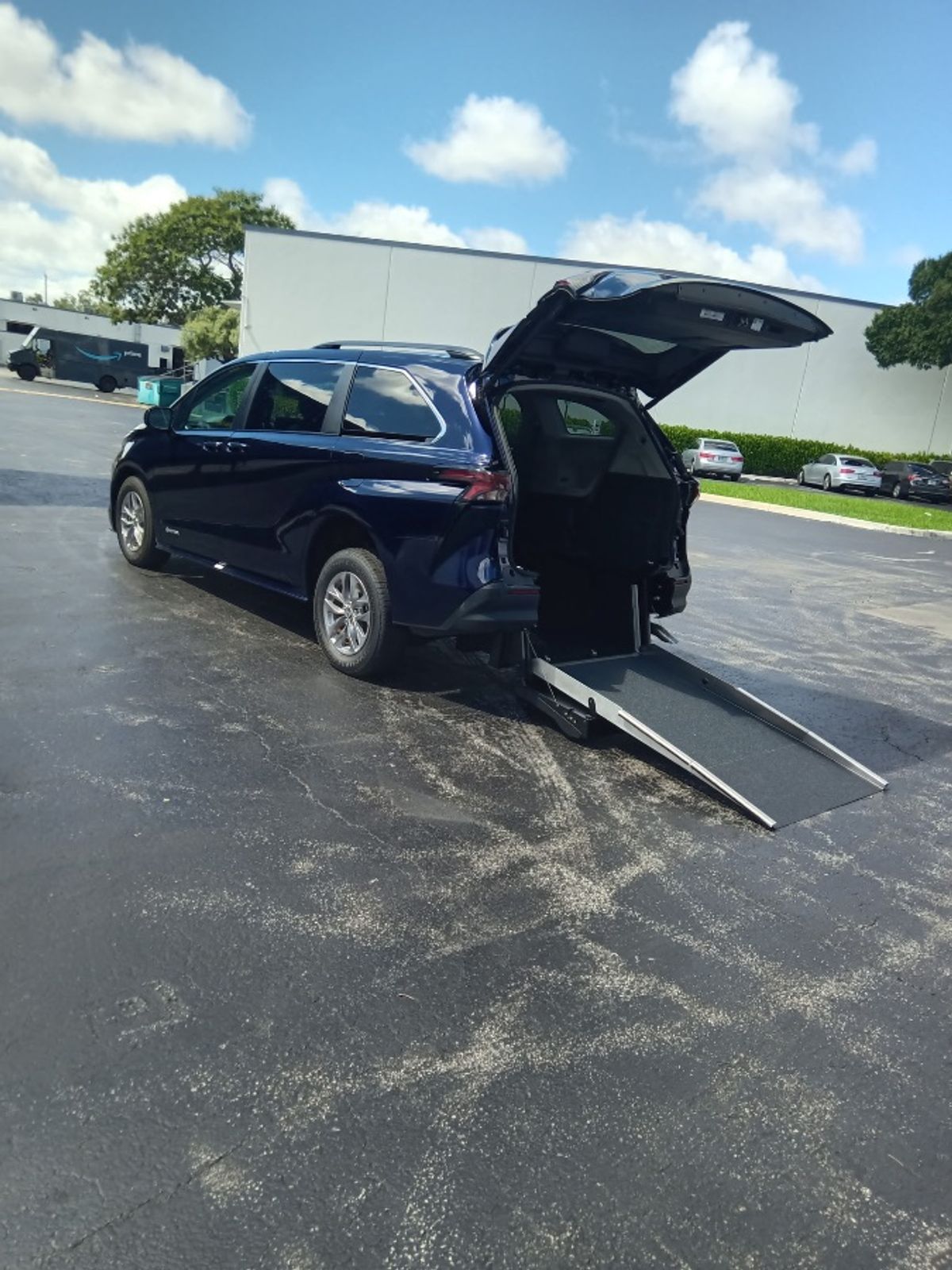 2024 TOYOTA SIENNA - Image 10