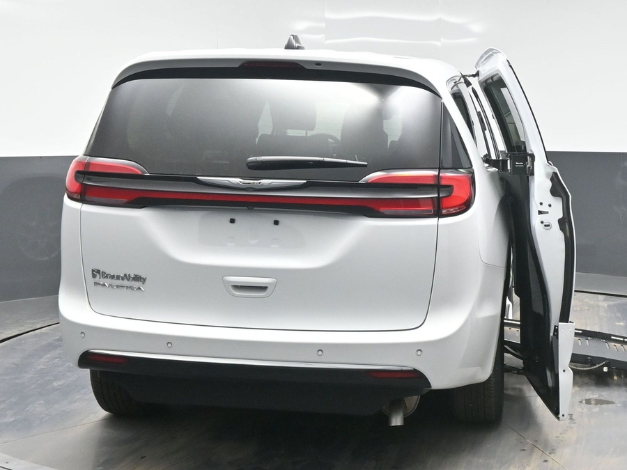 Used 2024 Chrysler Pacifica Touring L - BraunAbility Side Entry Entry Fold Out Automatic Ramp