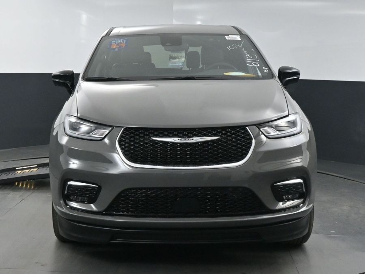 2025 CHRYSLER PACIFICA - Image 2