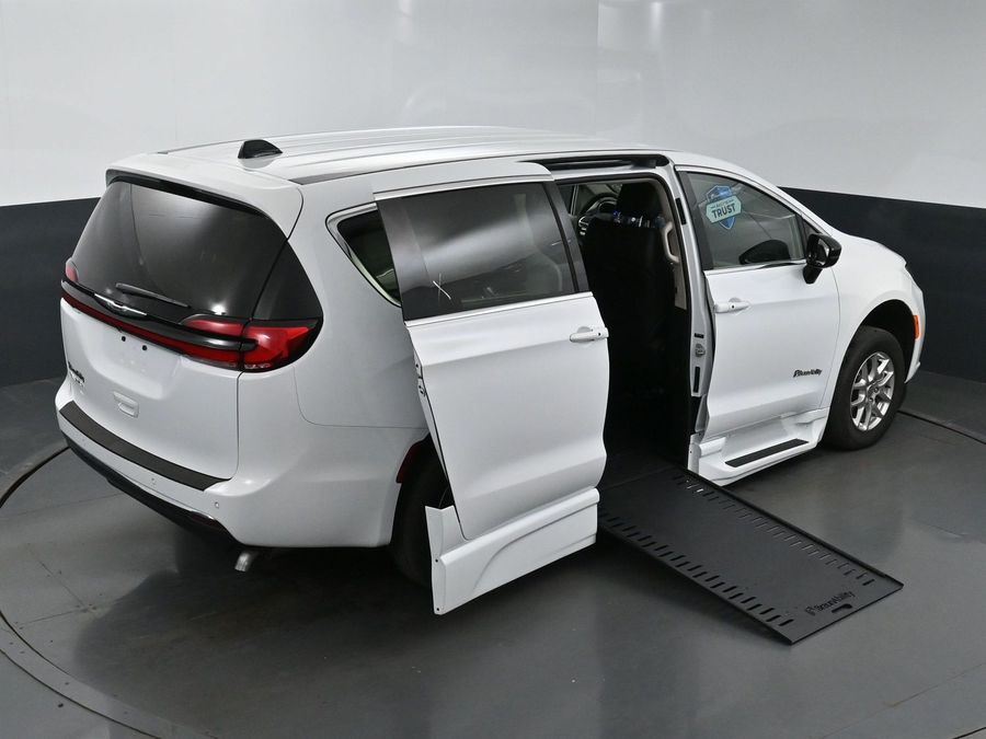 Used 2024 Chrysler Pacifica Touring L - BraunAbility Side Entry Entry In Floor Automatic Ramp