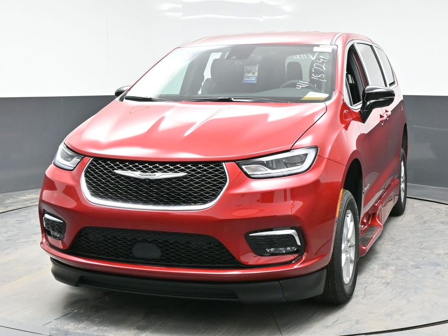 Red Chrysler Pacifica image number 9