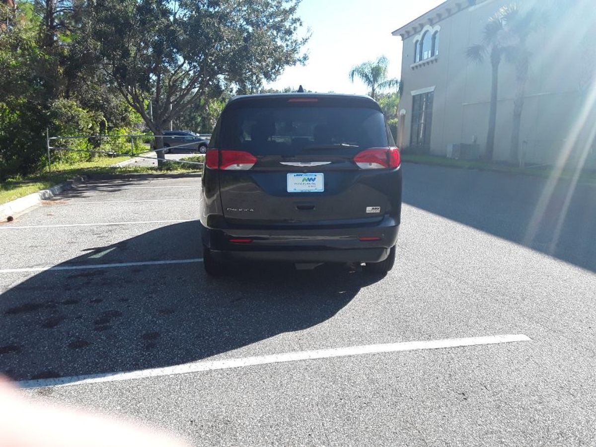 2017 CHRYSLER PACIFICA - Image 5