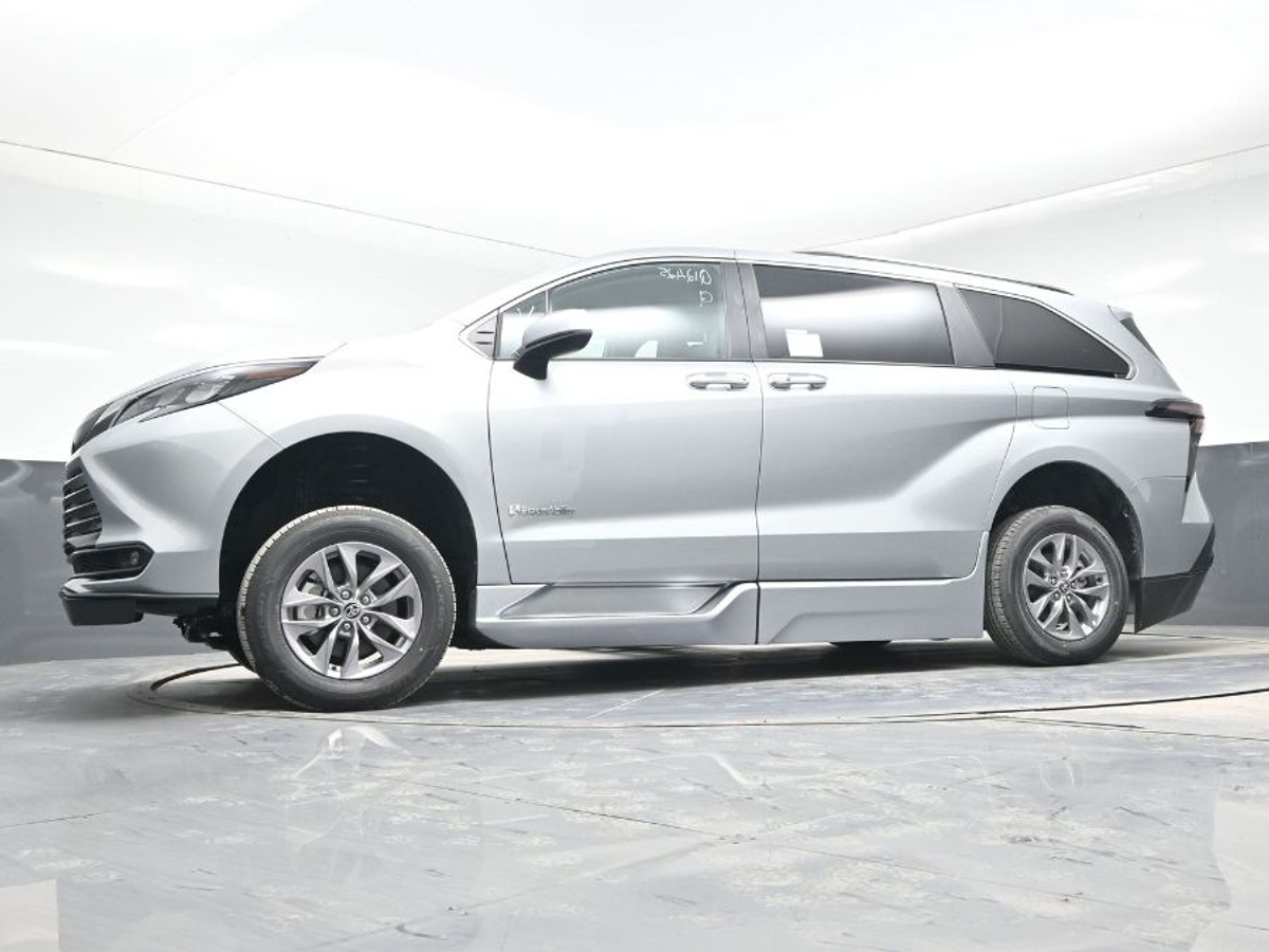 2025 TOYOTA SIENNA - Image 12