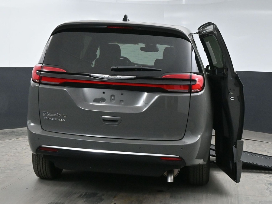 Used 2025 Chrysler Pacifica Select Safety - BraunAbility Side Entry In Floor Automatic Ramp