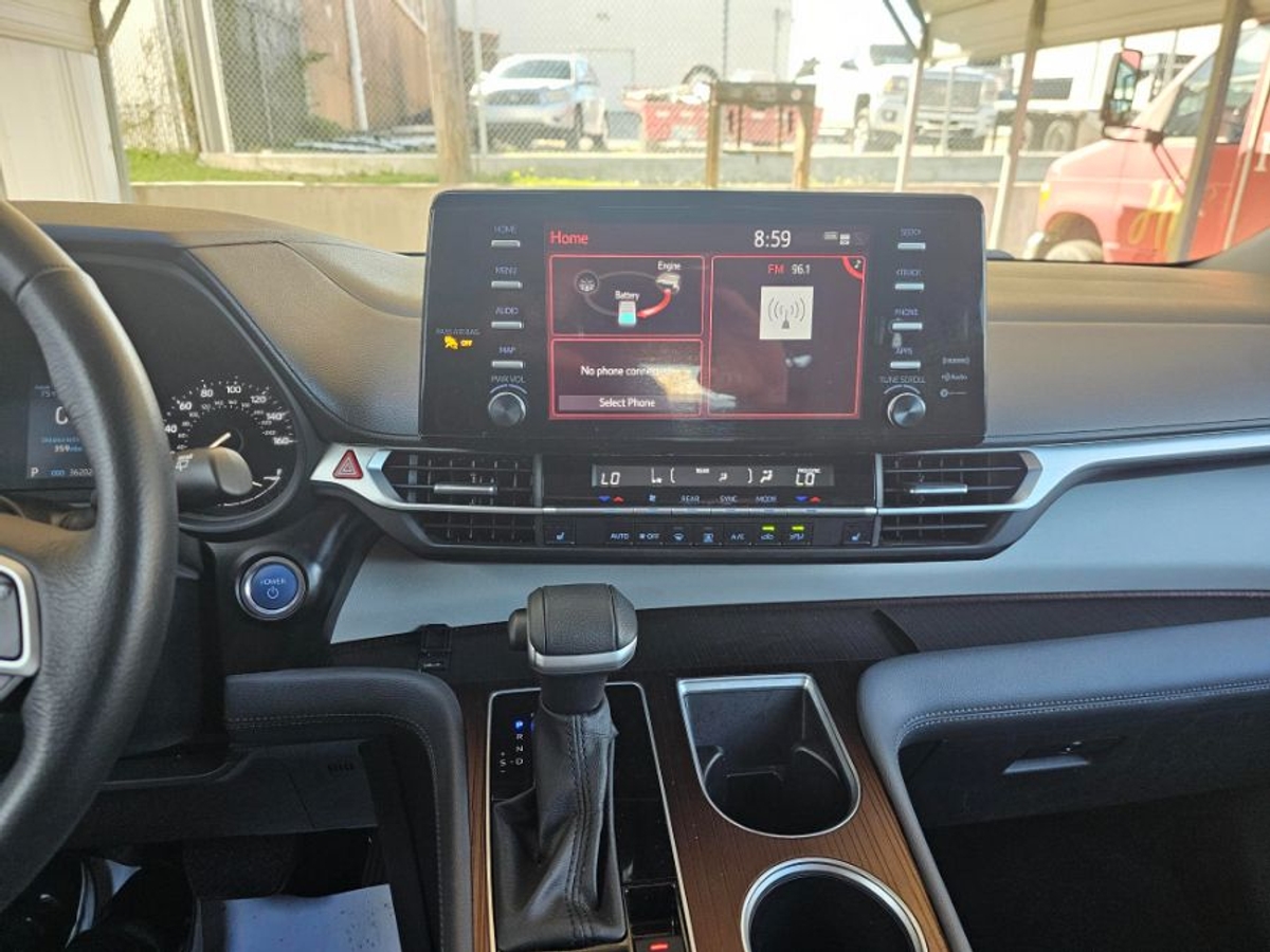 2024 TOYOTA SIENNA - Image 2