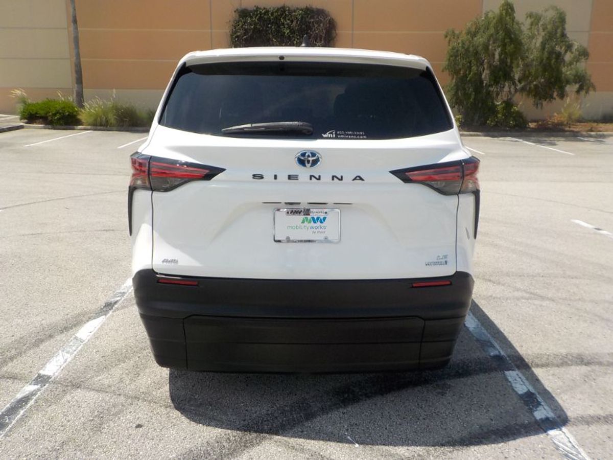 2022 TOYOTA SIENNA - Image 7