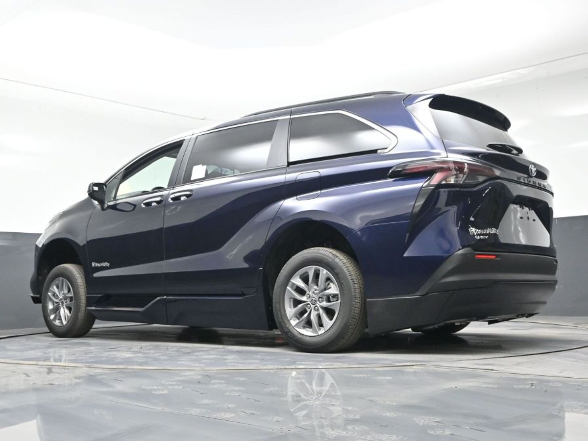 2025 TOYOTA SIENNA - Image 21