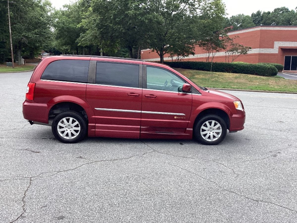 2016 CHRYSLER TOWN AND COUNTRY - Image 5