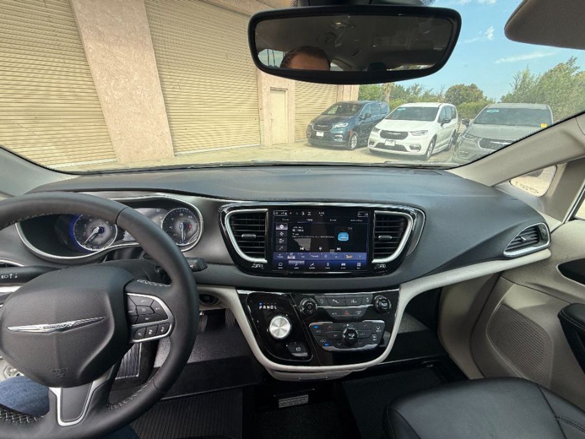 2024 CHRYSLER PACIFICA - Image 5