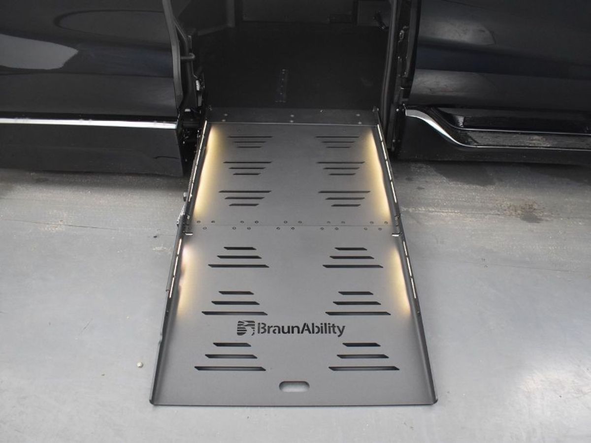 2025 TOYOTA SIENNA - Image 11