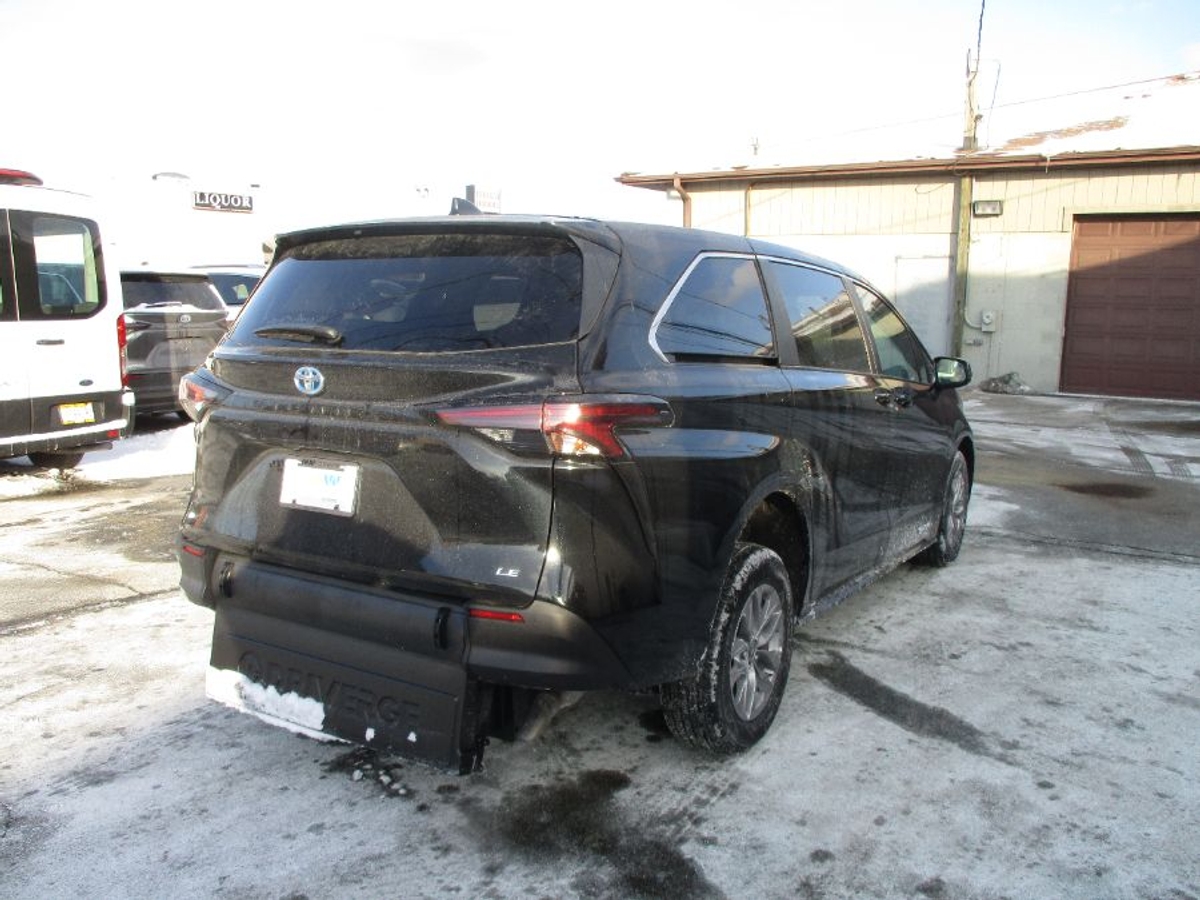 2025 TOYOTA SIENNA - Image 6