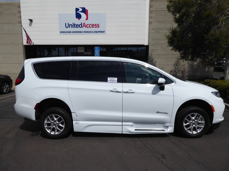 Used 2023 Chrysler Pacifica Touring L - BraunAbility Side Entry Fold Out Automatic Ramp