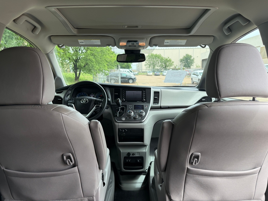 Used 2018 Toyota Sienna XLE - BraunAbility Side Entry Entry Fold Out Automatic Ramp