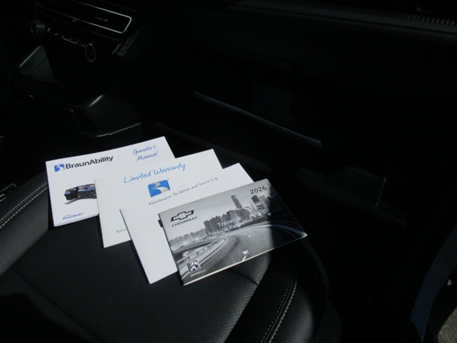 New 2026 Chevrolet Traverse 1LT Midnight - BraunAbility Side Entry In Floor Automatic Ramp
