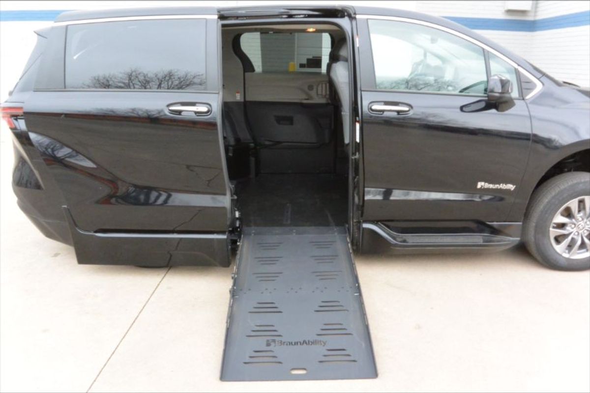 Black Toyota Sienna image number 8