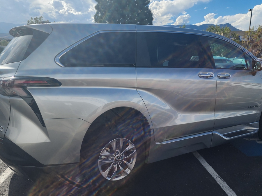 Used 2024 Toyota Sienna Hybrid LE Base - BraunAbility Side Entry Fold Out Automatic Ramp