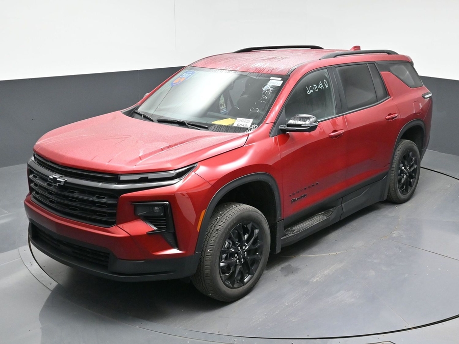 Red Chevrolet Traverse image number 15