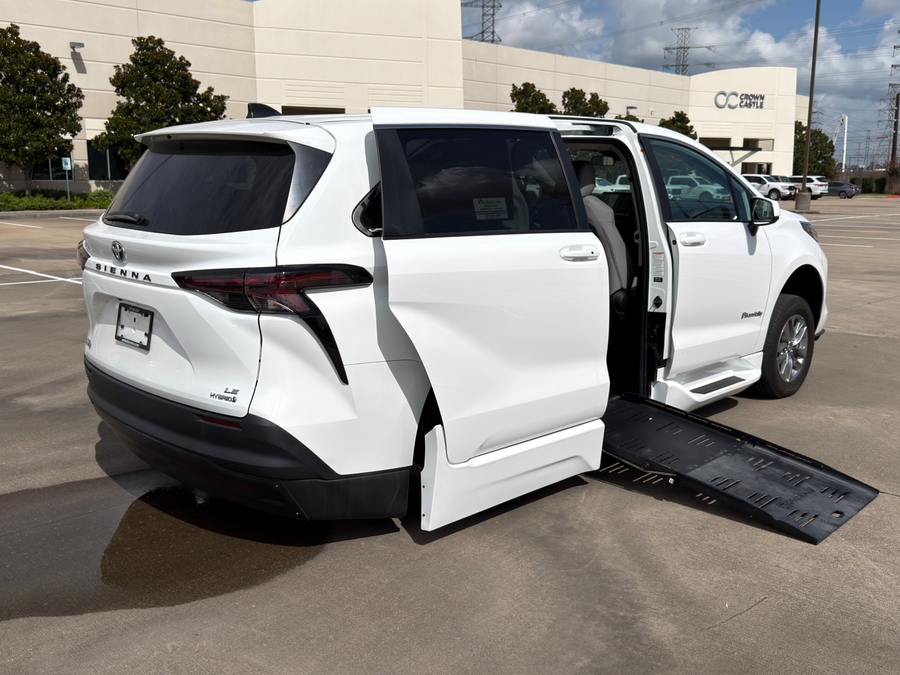 Used 2024 Toyota Sienna Hybrid LE Base - BraunAbility Side Entry Fold Out Automatic Ramp