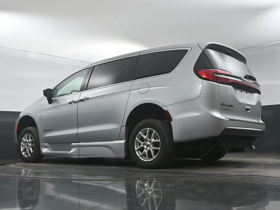Used 2024 Chrysler Pacifica Touring L - BraunAbility Side Entry Entry Fold Out Automatic Ramp