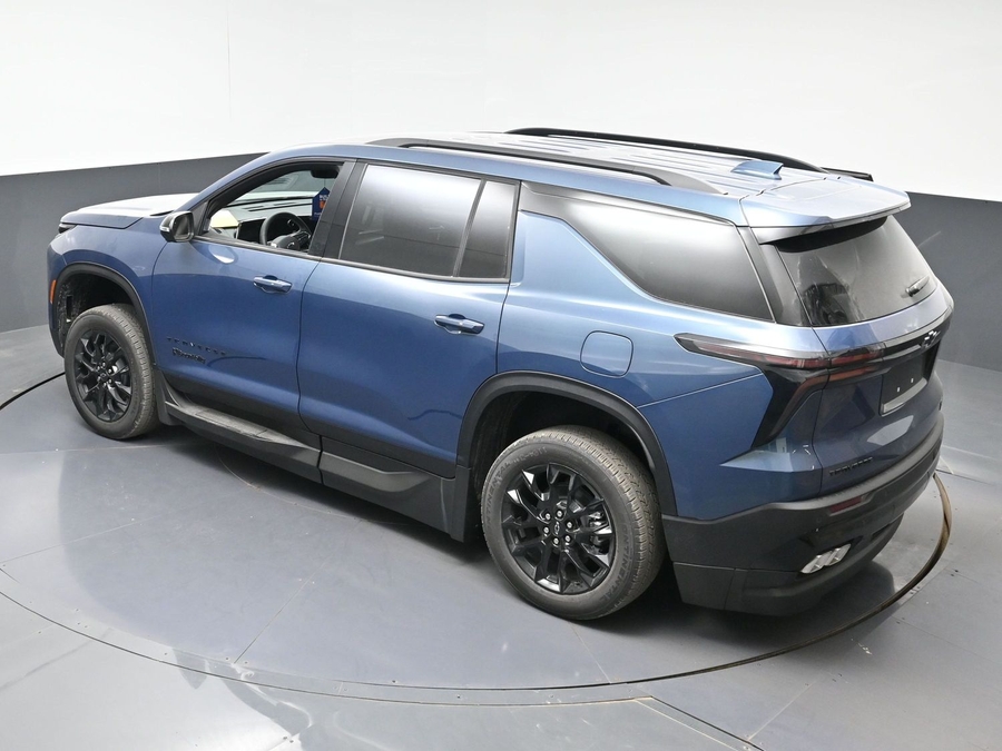 New 2026 Chevrolet Traverse 1LT Midnight - BraunAbility Side Entry Entry In Floor Automatic Ramp