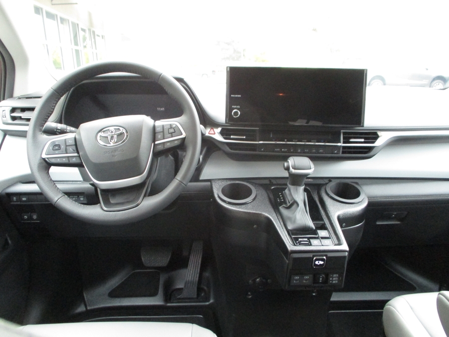 Used 2025 Toyota Sienna Hybrid XLE - BraunAbility Side Entry Entry In Floor Automatic Ramp