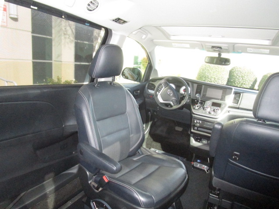 Used 2015 Toyota Sienna SE - VMI Side Entry Entry In Floor Automatic Ramp