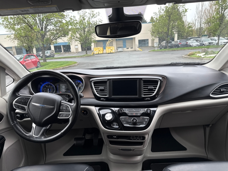 Used 2021 Chrysler Voyager LXi - BraunAbility Side Entry Entry Fold Out Automatic Ramp