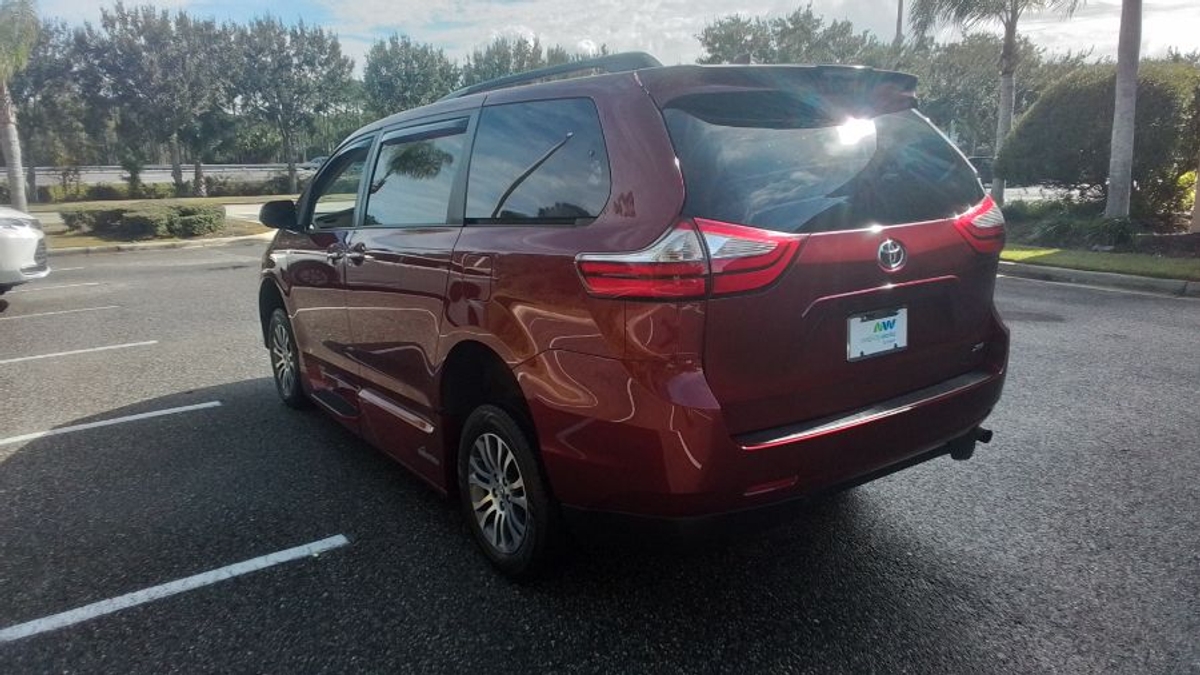 2019 TOYOTA SIENNA - Image 6