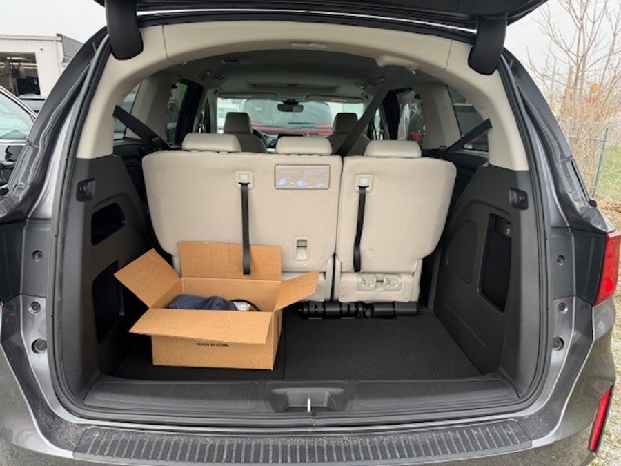 Grey Honda Odyssey image number 7