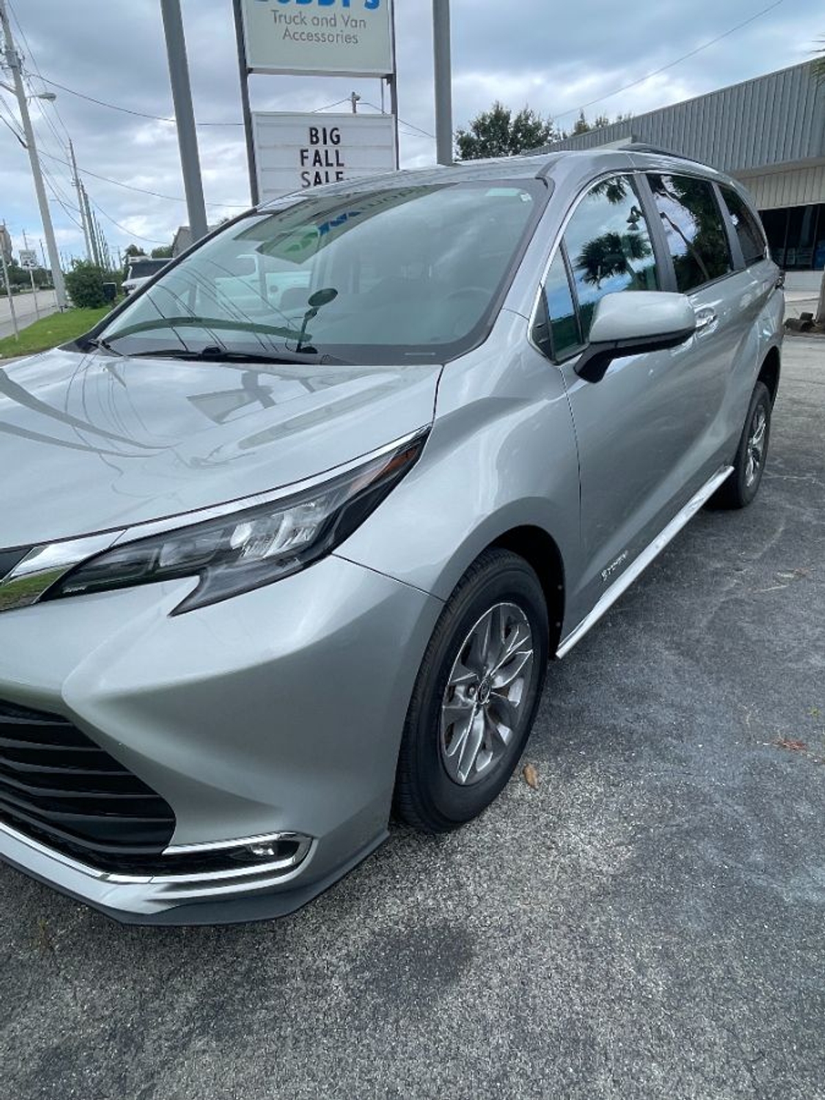 2024 TOYOTA SIENNA - Image 2