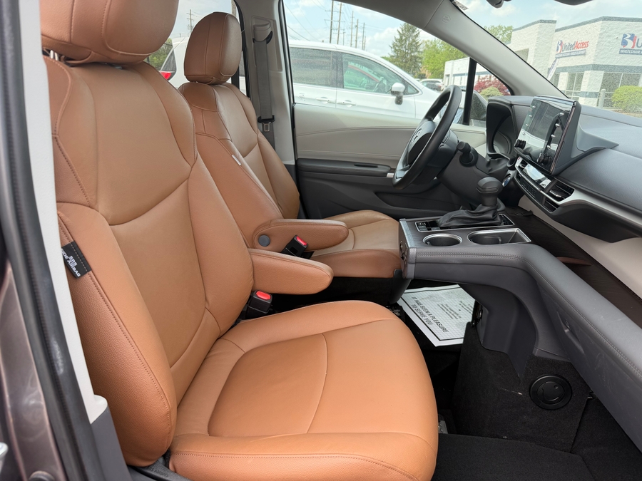 Used 2022 Toyota Sienna Hybrid LE - RLX Side Entry Entry In Floor Automatic Ramp