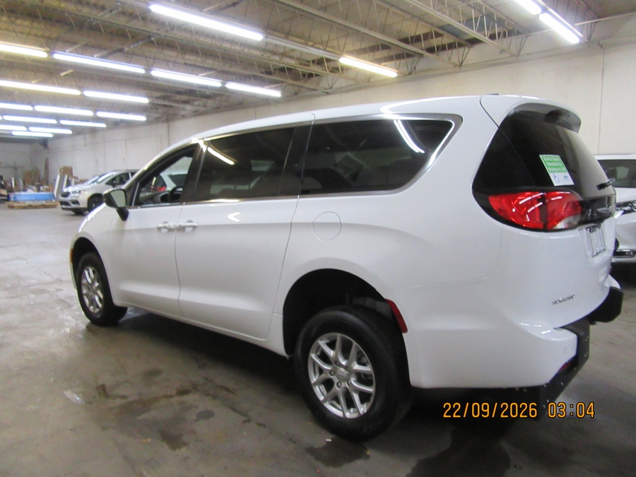 2026 Chrysler Voyager LX - Photo 12