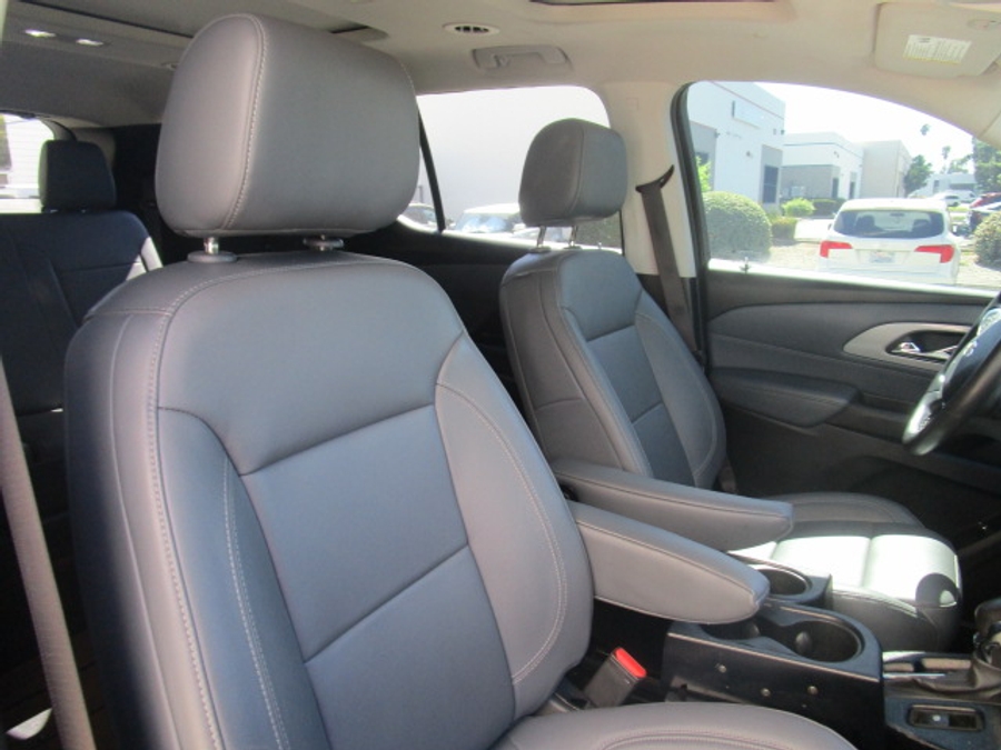 Used 2021 Chevrolet Traverse 3LT - BraunAbility Side Entry In Floor Automatic Ramp