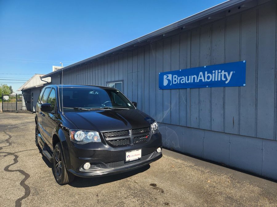 Used 2015 Dodge Grand Caravan SXT Plus - VMI Side Entry Entry In Floor Automatic Ramp