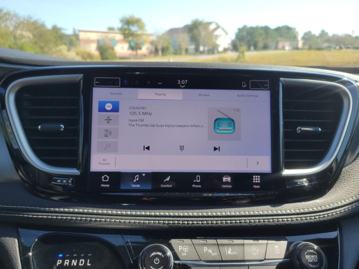 2025 CHRYSLER PACIFICA - Image 18