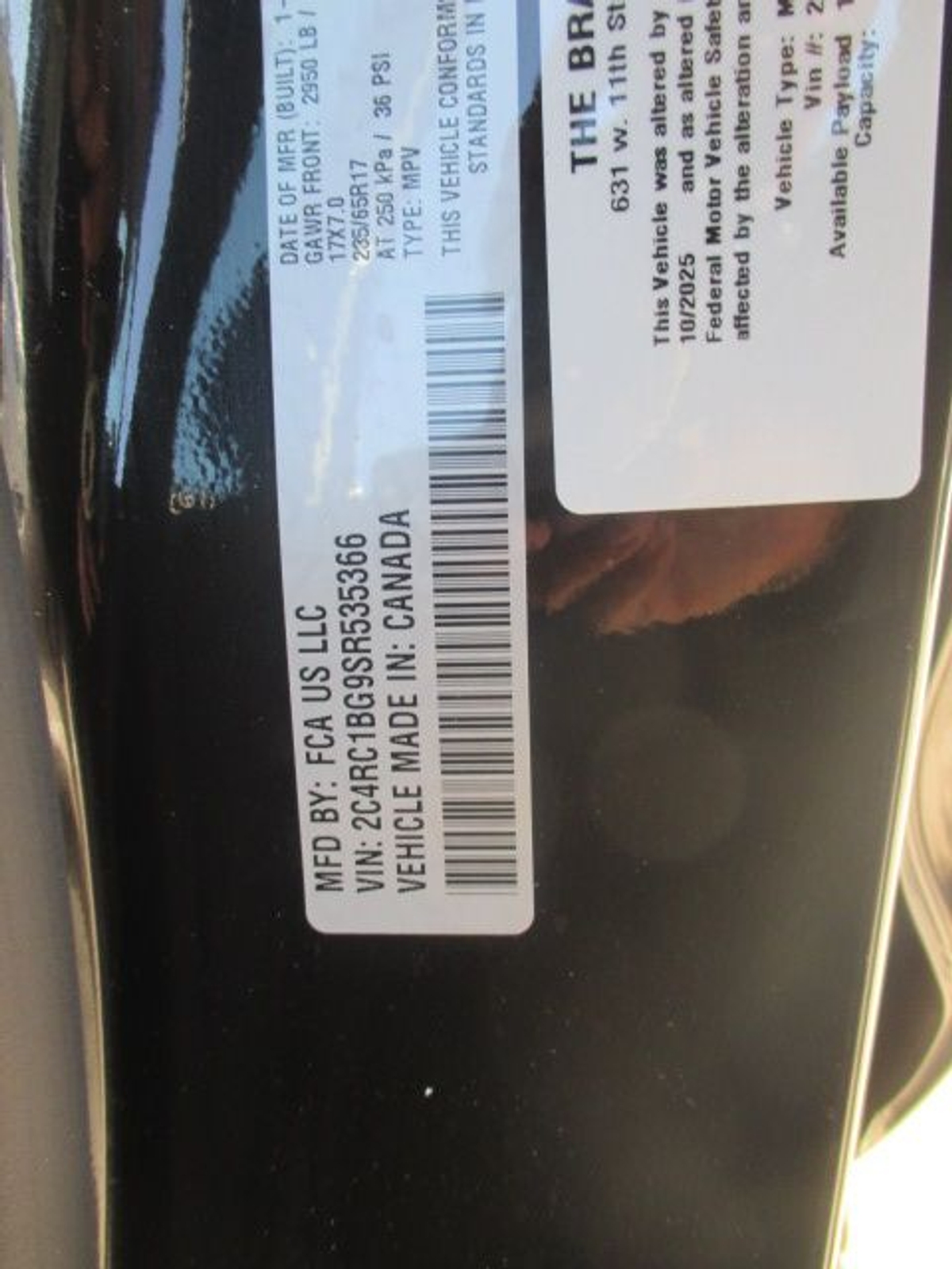 Black Chrysler Pacifica image number 9