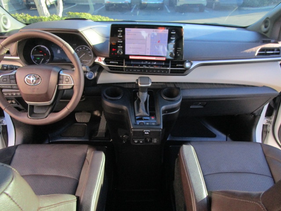 Used 2024 Toyota Sienna Hybrid Platinum - BraunAbility Side Entry Entry Fold Out Automatic Ramp