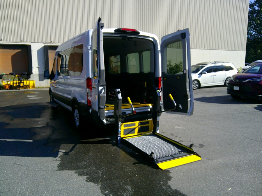 White Ford T350 image number 2