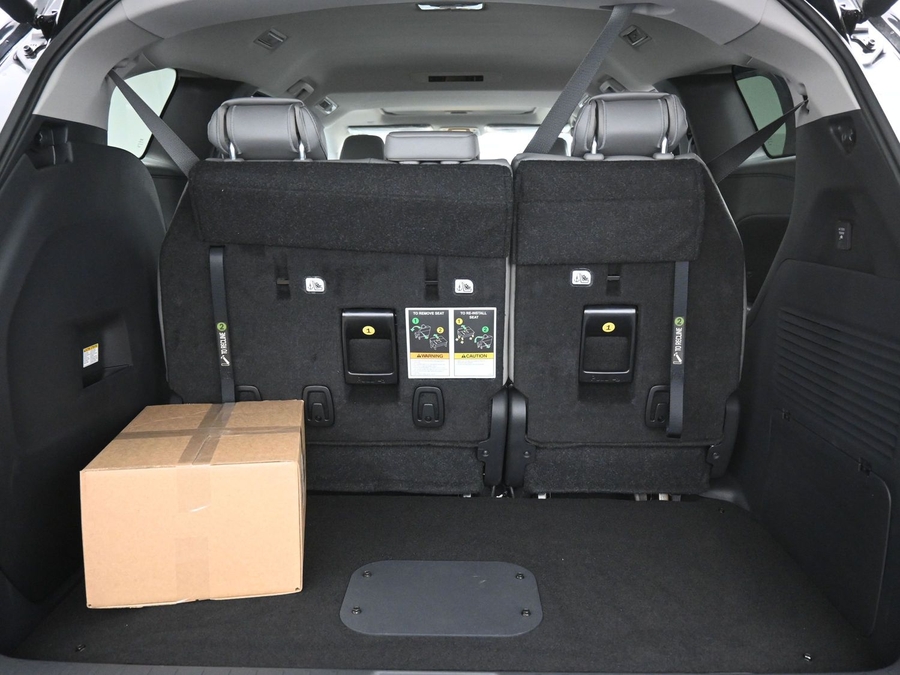 Black Toyota Sienna image number 13