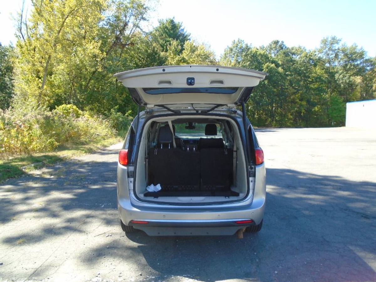 2018 CHRYSLER PACIFICA - Image 2