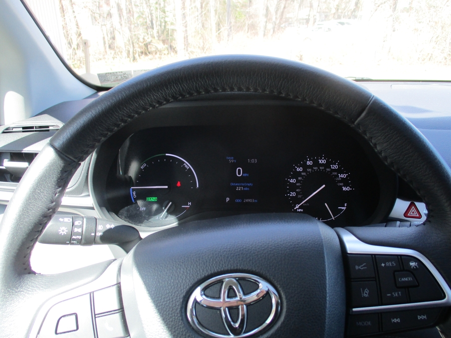 Black Toyota Sienna image number 3