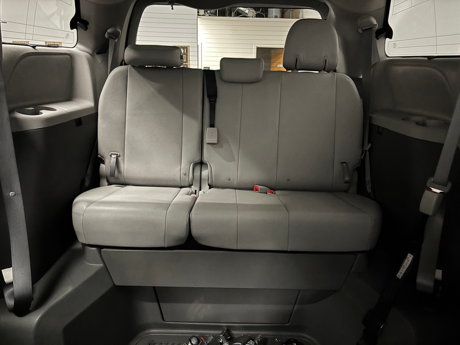 Used 2015 Toyota Sienna XLE - VMI Side Entry In Floor Automatic Ramp