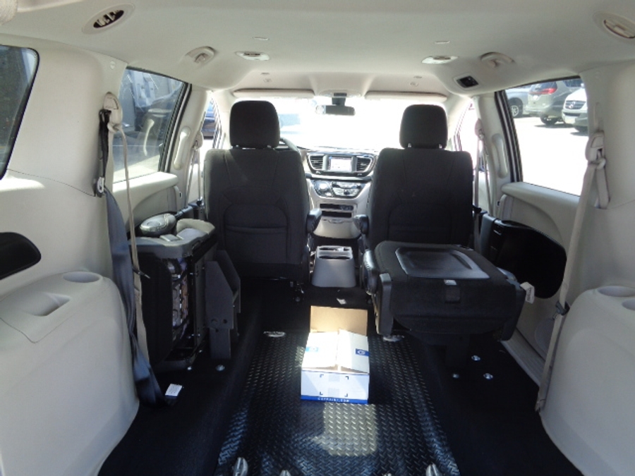 Used 2022 Chrysler Voyager LX - ATS Rear Entry Fold Out Manual Ramp