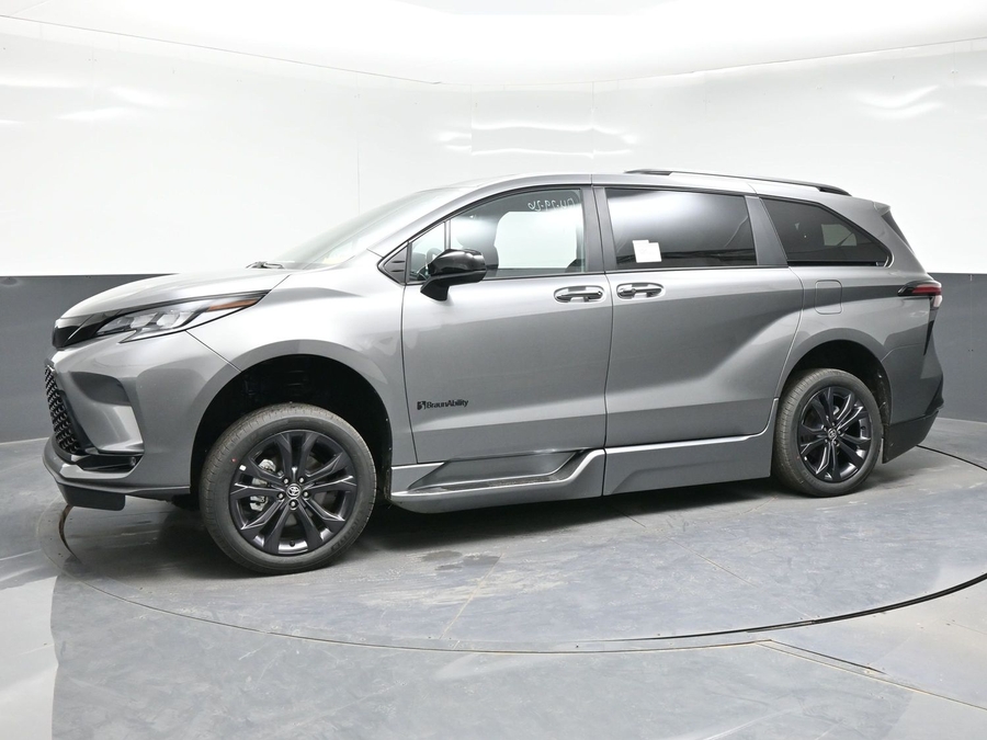 New 2026 Toyota Sienna Hybrid XSE Sport - BraunAbility Side Entry Entry Fold Out Automatic Ramp