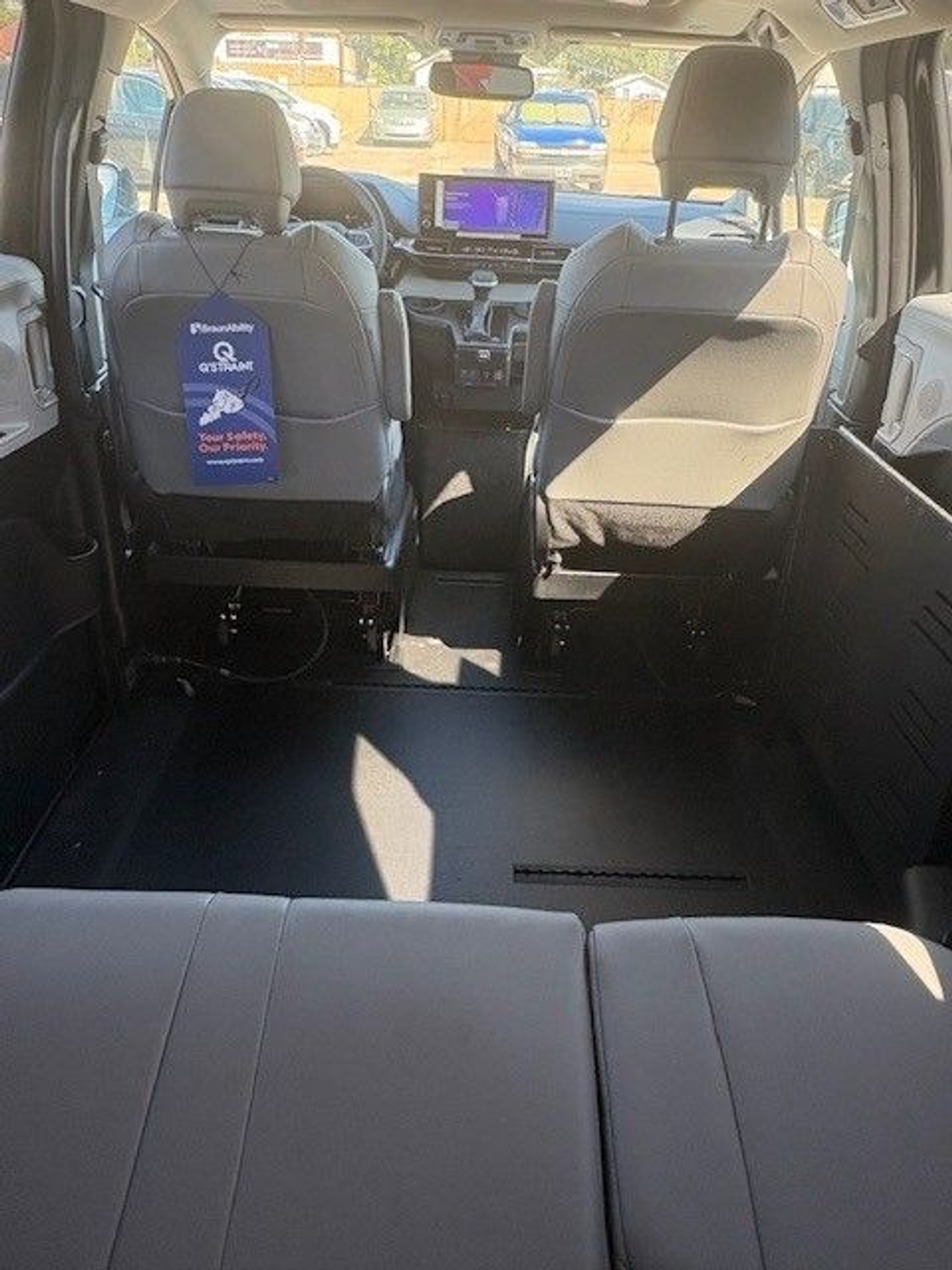 2025 TOYOTA SIENNA - Image 6