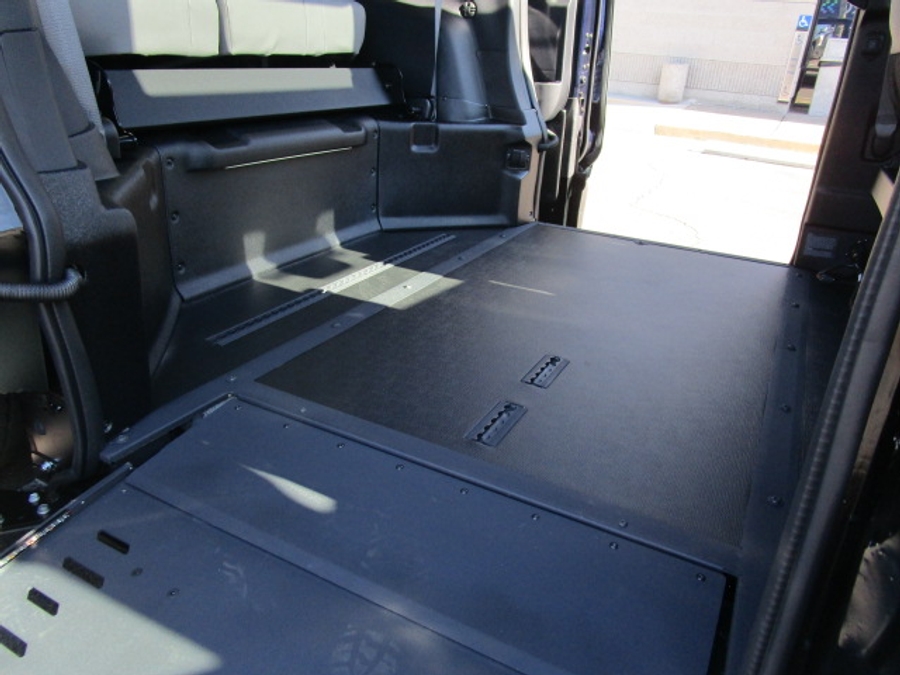 New 2025 Toyota Sienna Hybrid XLE Plus - BraunAbility Side Entry Entry In Floor Automatic Ramp