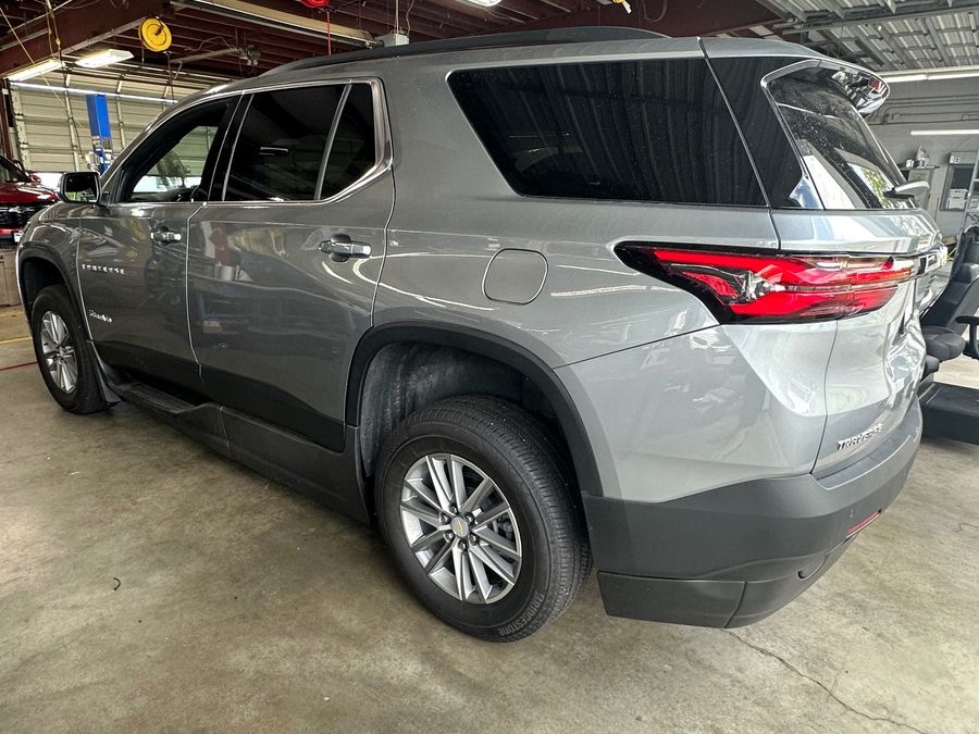Used 2023 Chevrolet Traverse 1LT Cloth - BraunAbility Side Entry Entry In Floor Automatic Ramp